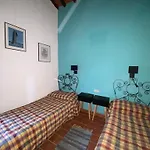 2 Bedroom 1bath With 2 Ac Units, Garden In Chianti! *